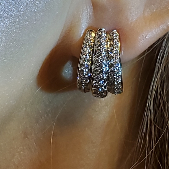 18K WHITE GOLD DIAMOND EARRINGS. - Picture 5 of 10